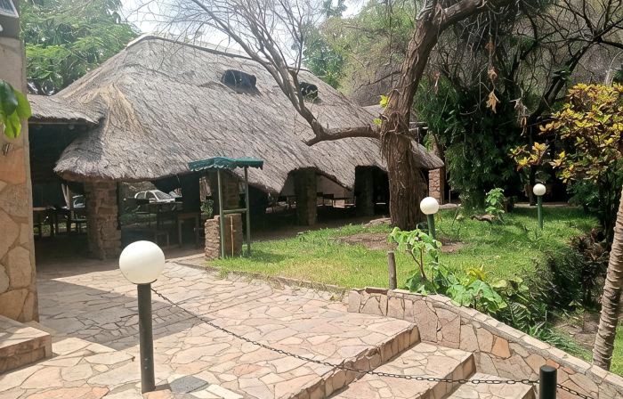Cosy place along Zambezi River with Wi-fi Swimming Pool