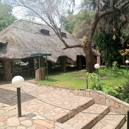 Cosy place along Zambezi River with Wi-fi Swimming Pool