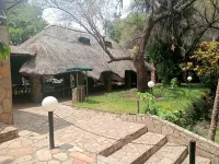 Cosy place along Zambezi River with Wi-fi Swimming Pool Hotel a 
