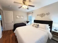 Immaculate Private Home w/Visiting Deer & Parking