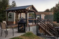 Secluded Mountain Getaway - 1 Cozy Tiny Home with SPECTACULAR views
