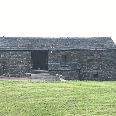 Rustic barn Cottage in a rural village with traditional open fireplace sleeps 5.