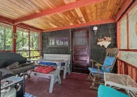 Northwoods Ln Cottage in Clear Creek by Tranquility Retreats