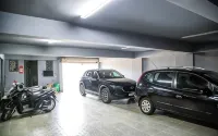 La Mia Lakeview Hotel - parkir