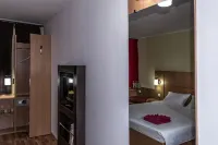 Vyatka Hotel - parking