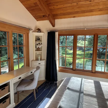 Magnificent up-close WATERFRONT "SunBright Le Reve"   Premier westside Orcas Отели в г. Истсаунд