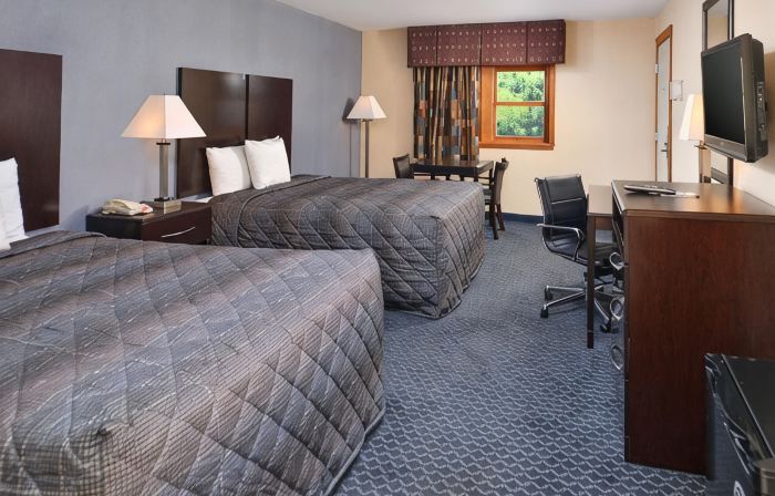 Golden Hill Inn-Danbury