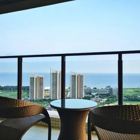 Huanhai Holiday Apartment (Yangjiang Hailing Island Poly Yintan Branch)