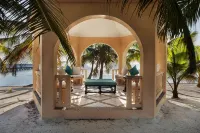 Luxury 250' long Beachfront-Pool,Horse Fountain, Snorkeling, Volleyball & Chef! -  Privatzimmer
