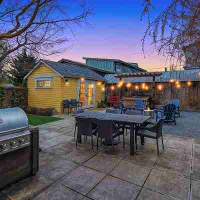 Luxury Family Retreat! ~ PacMan ~ Peloton ~ DogsOK Hotel Exterior