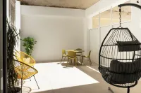 Barirooms - Cardassi Suites