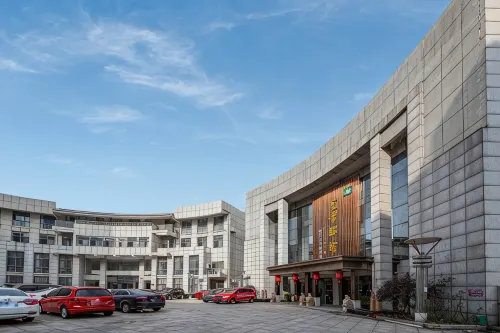 Huanghua Yiguan Hotel - 4-Star