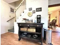 Large 3-bedroom House with Outdoor Hot Tub!