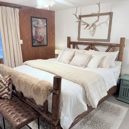 Cozy 2/2.5 Condo-Close to Lifts-Walk or Ride Shuttle Route-WiFi-Family Friendly