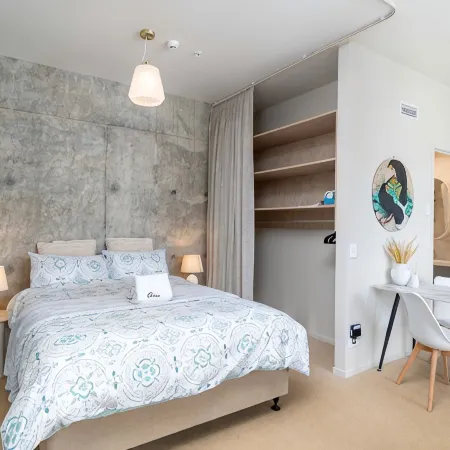 Petone City Studio with Outdoor Space Отели в г. Ловер Хатт