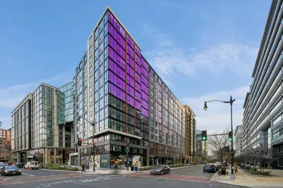 Global Luxury Suites at Capitol Hill Hotels in Noma/Sirsum Corda