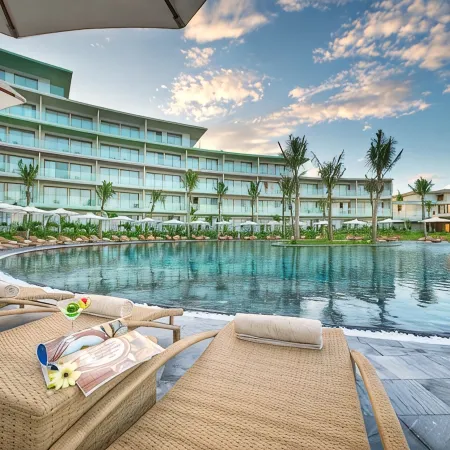 FLC Luxury Hotel Samson