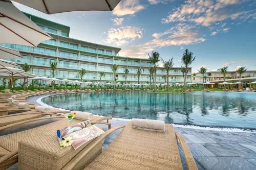 FLC Luxury Hotel Samson