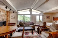 Lichenhearth - CoralTree Residence Collection - Apartments