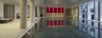 比斯特酒店，高爾夫球場&SPA - 泳池