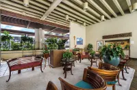 Oceanfront Two Bedroom Condo-A/C in Both Bdrms!  Cal King Beds in Both Bdrms! - 4つ星