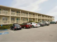 Best Western Marina State Beach - parking