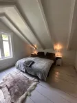 Original fjord house in its own beautiful fjord arm of the Sognefjord - Homestays