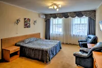Alexander Club Hotel