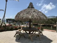 Two Panoramic Ocean Views from the Living room and Master Bedroom in this Condo - 3つ星