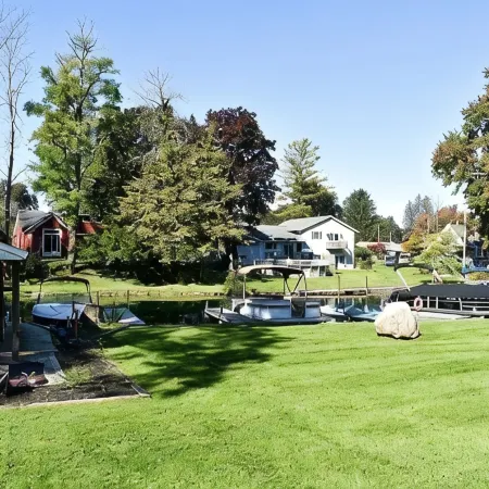 2Br Apt in Auburn • Waterfront• Finger Lakes • Skaneateles Nearby