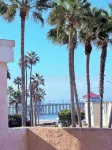 Pacific Breeze ocean view , a few steps from Main Street, the sand and pier - Villas