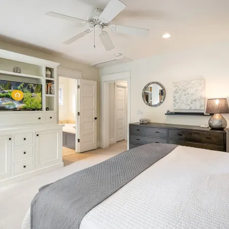 Chic Home with Stunning Patio, 5-min drive to Downtown