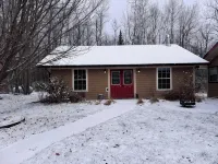Cozy Cabin on Little Moose Lake & Snowmobile Trail