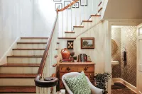 Well Appointed & Elegant Five Points Home - 4 stjerner