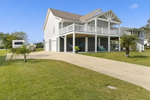 Lolli & Pops Beach House! 3min walk to the longest man-made Beach in the world! - Wifi