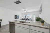 Newly built Charming 3-bedroom townhome with amenities Spring Hill