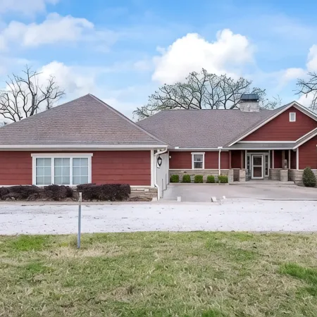 Compound on Lake - Gameroom/Dock/Pool/Hot tub - Sleeps 37