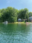 Idyllic 3-Bedroom Lake Front Cottage on Ford Lake - 3 stjerner
