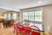 Family Friendly Lake House -1 hour from KC! - Homestays