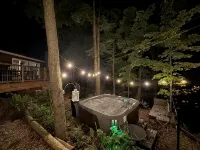 3 BR Lakefront Beach Retreat; Hot Tub, Fire Pits! Pet-friendly! - Boutique