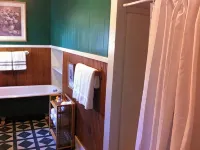 Historic House, modern amenities and large front porch, short walk downtown - 무료 와이파이