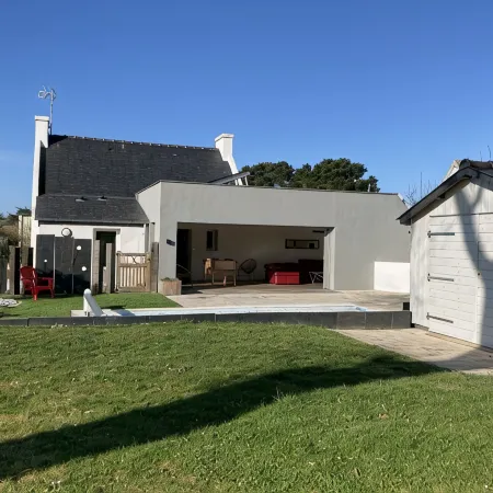 pleasant house for 6 with heated swimming pool