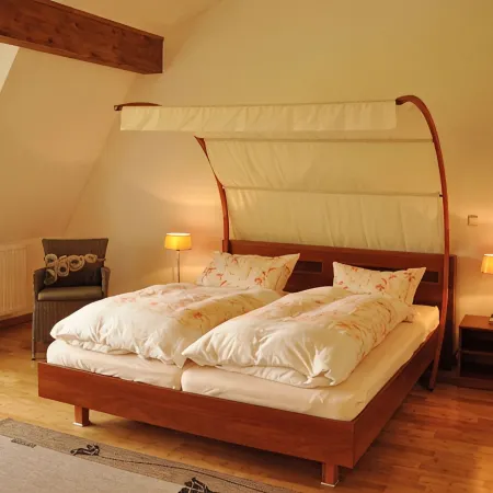 Beach House, 200 Sqm. Wf., Directly at the Plauer See, Müritz, 30m to the Beach Hotele w: Funfseen