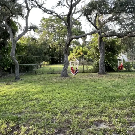 Close to beach ! 3 Bdrm , 2 Bath - Duplex