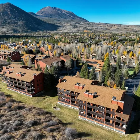 Frisco Gateway to Skiing: Min to Breck + Keystone, Hot Tubs, Pickleball, Sauna