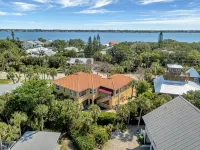 "Pelican Nest"Private Beach & Bay access & Pool 4bedroom 3bath - 4-Star