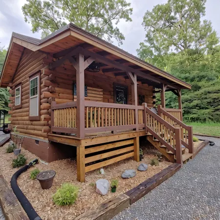 Bennett Lake Tiny Cabin