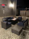 Cheerful 1 Bedroom House in the Middle of Town - 부티크