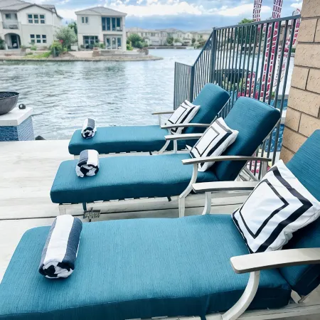 Lakefront Luxury-Tiffany Villa / House w/ Private Pool & Spa