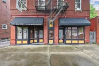 Large Executive 1st Floor Apartment with Chefs Kitchen! - Condos